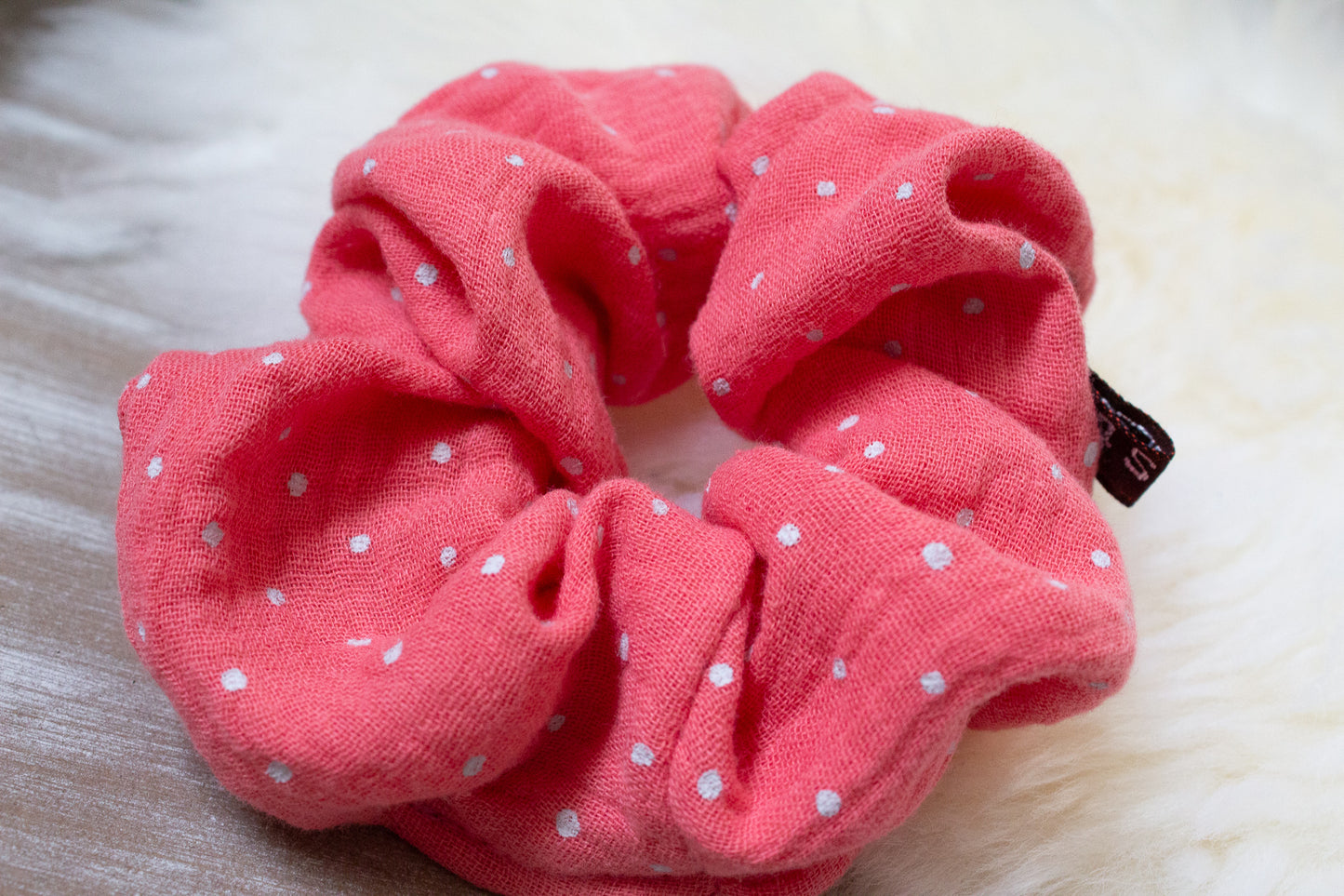 Haargummi Scrunchie aus hochwertigen Musselin handmade in Deutschland