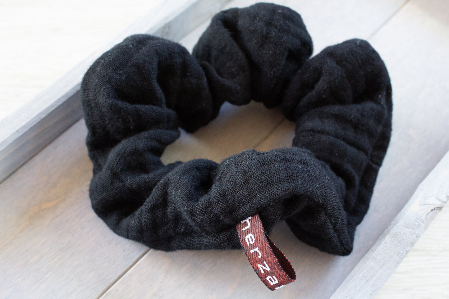 Haargummi Scrunchie aus hochwertigen Musselin handmade in Deutschland