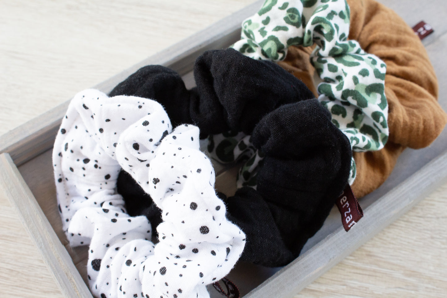 Haargummi Scrunchie aus hochwertigen Musselin handmade in Deutschland