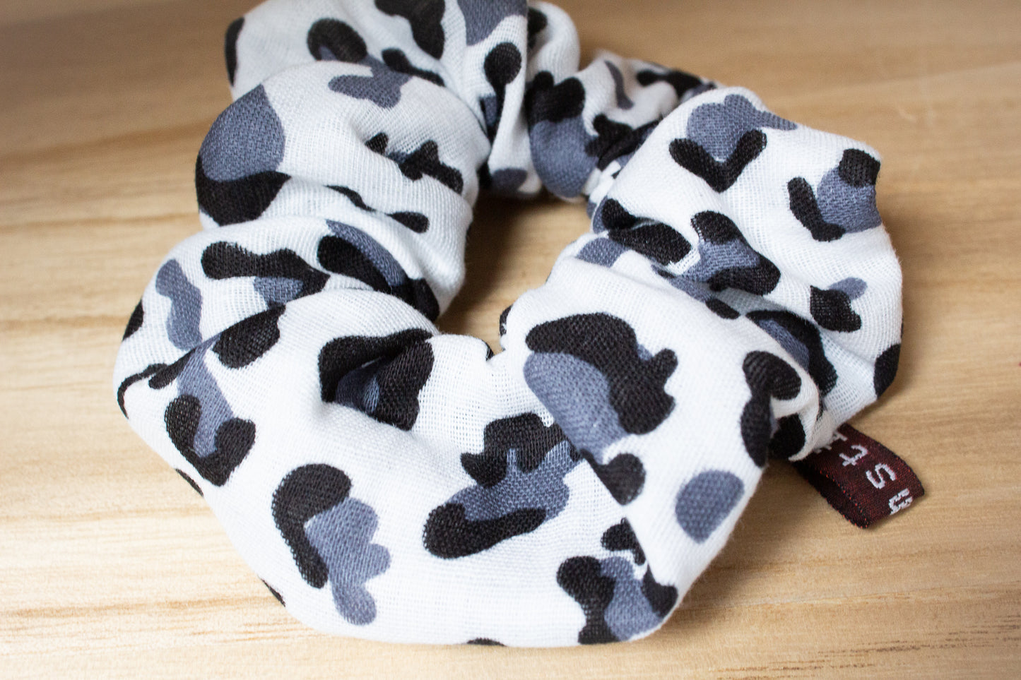 Haargummi Scrunchie aus hochwertigen Musselin handmade in Deutschland