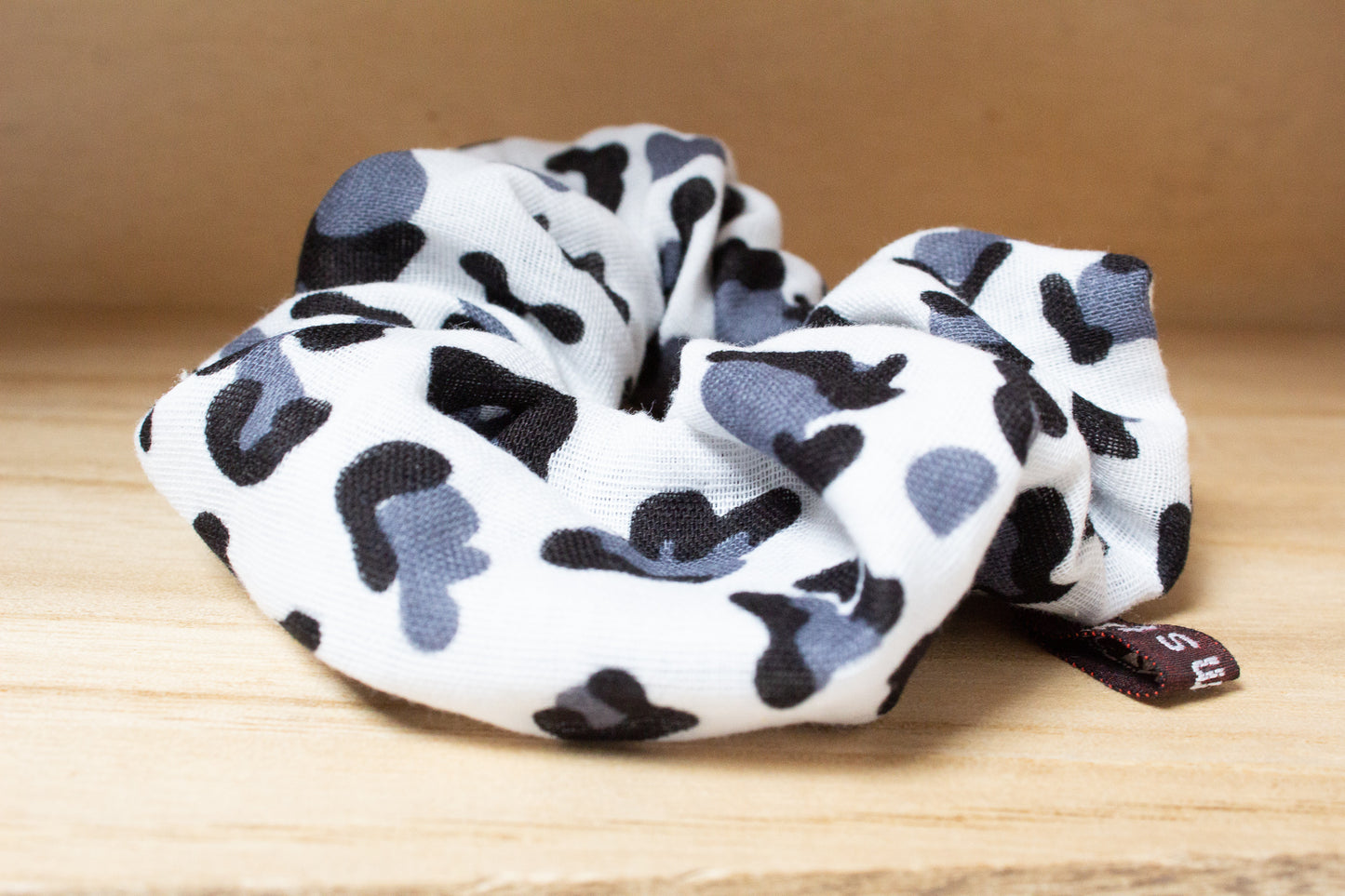 Haargummi Scrunchie aus hochwertigen Musselin handmade in Deutschland