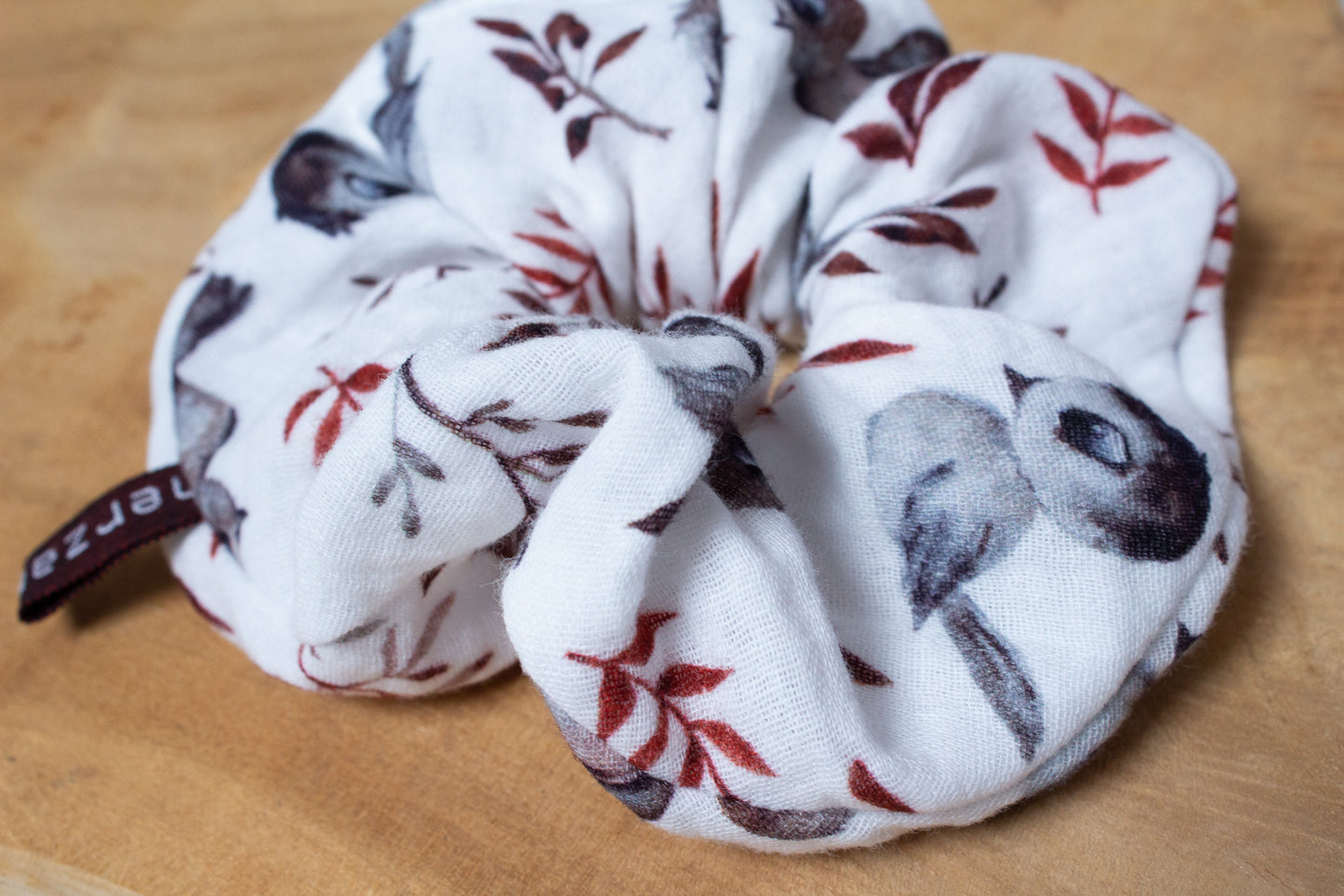 Haargummi Scrunchie aus hochwertigen Musselin handmade in Deutschland
