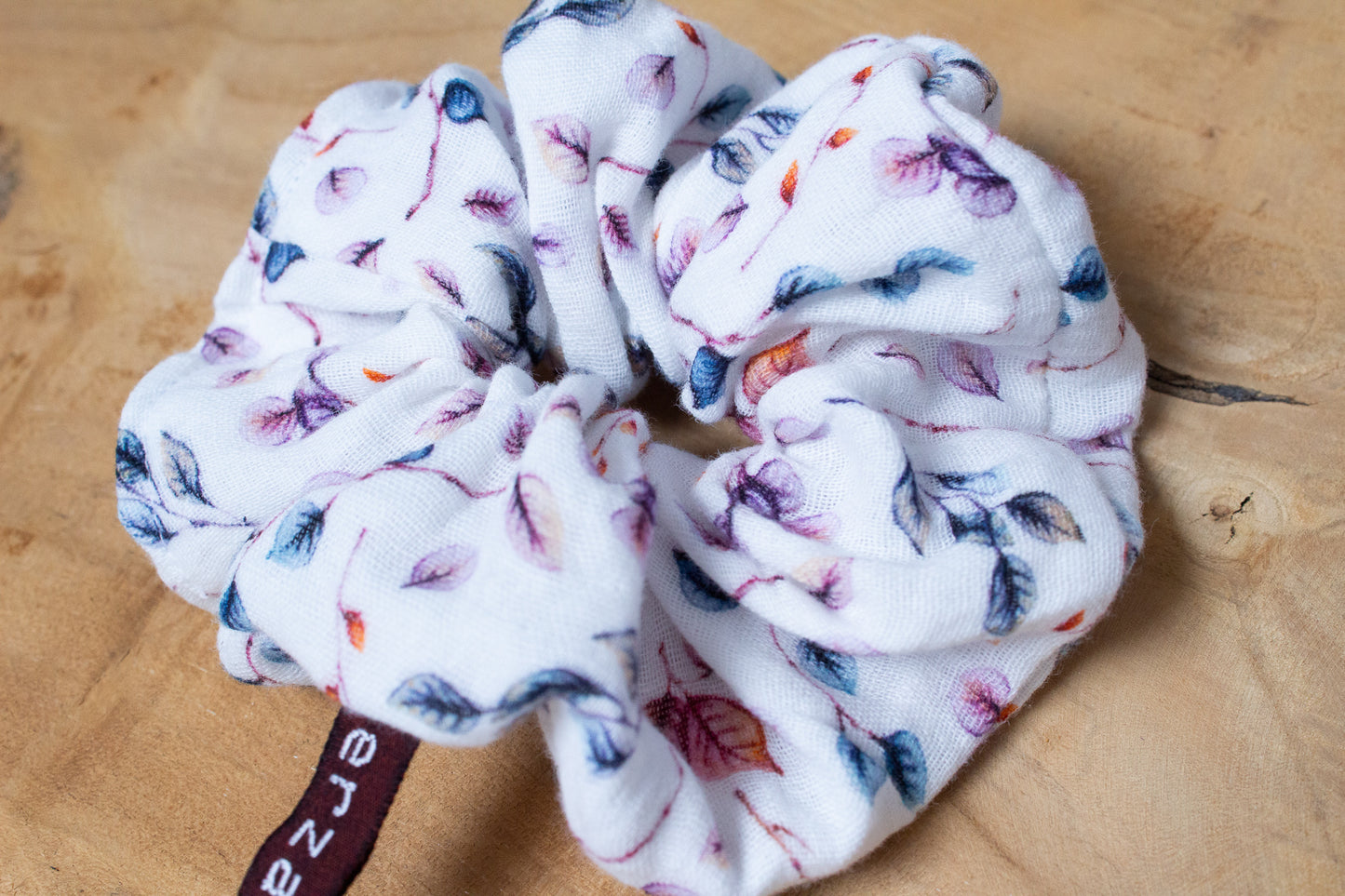 Haargummi Scrunchie aus hochwertigen Musselin handmade in Deutschland