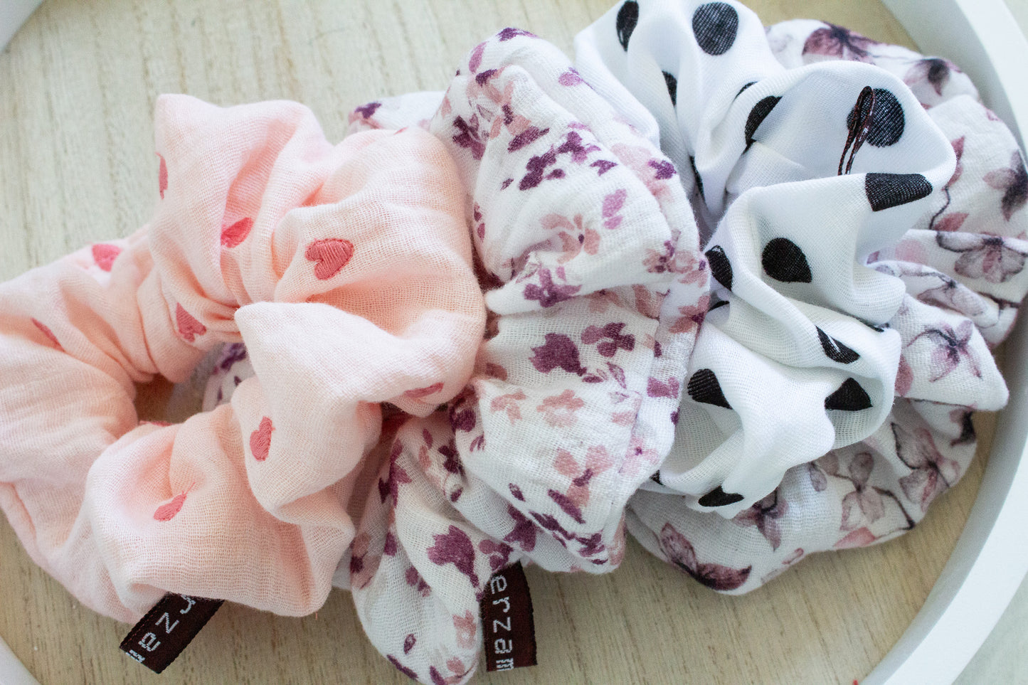 Haargummi Scrunchie aus hochwertigen Musselin handmade in Deutschland