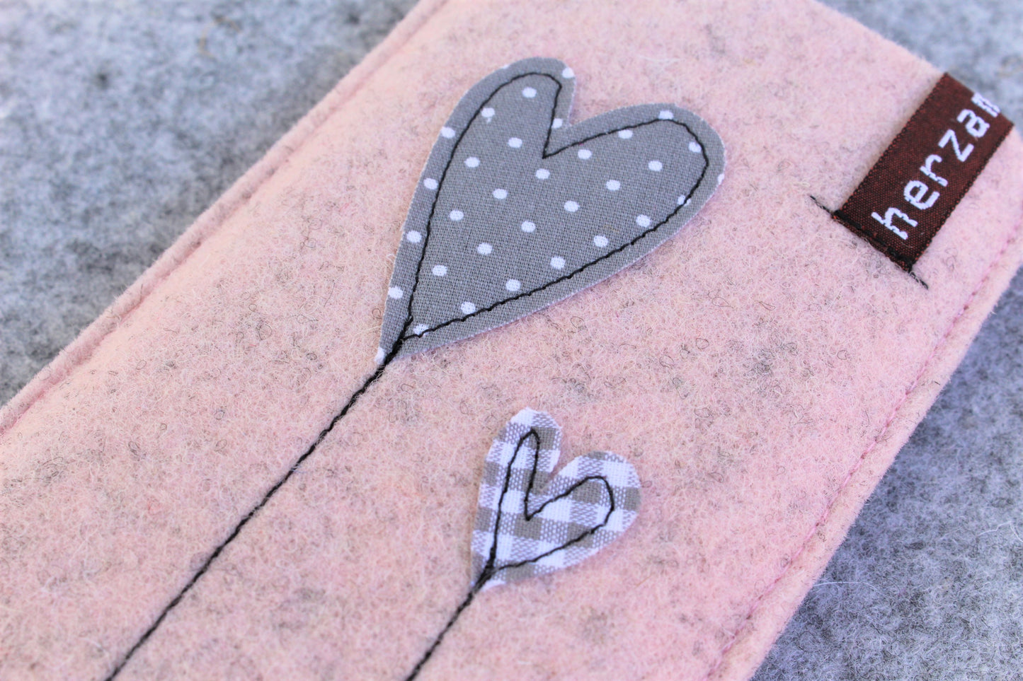 Handytasche Handyhülle nach Wunschmaß aus hochwertigen Wollfilz handgenäht in Deutschland