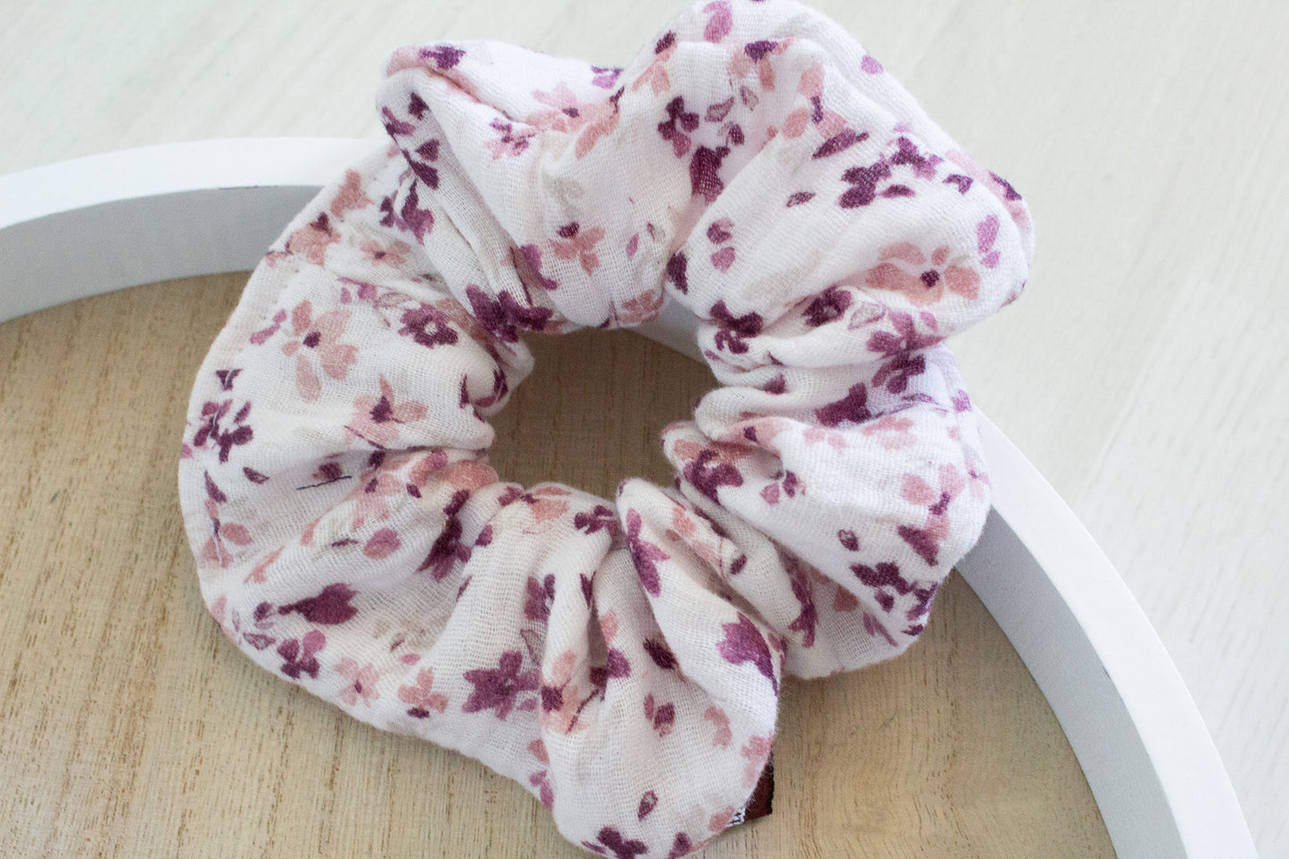 Haargummi Scrunchie aus hochwertigen Musselin handmade in Deutschland