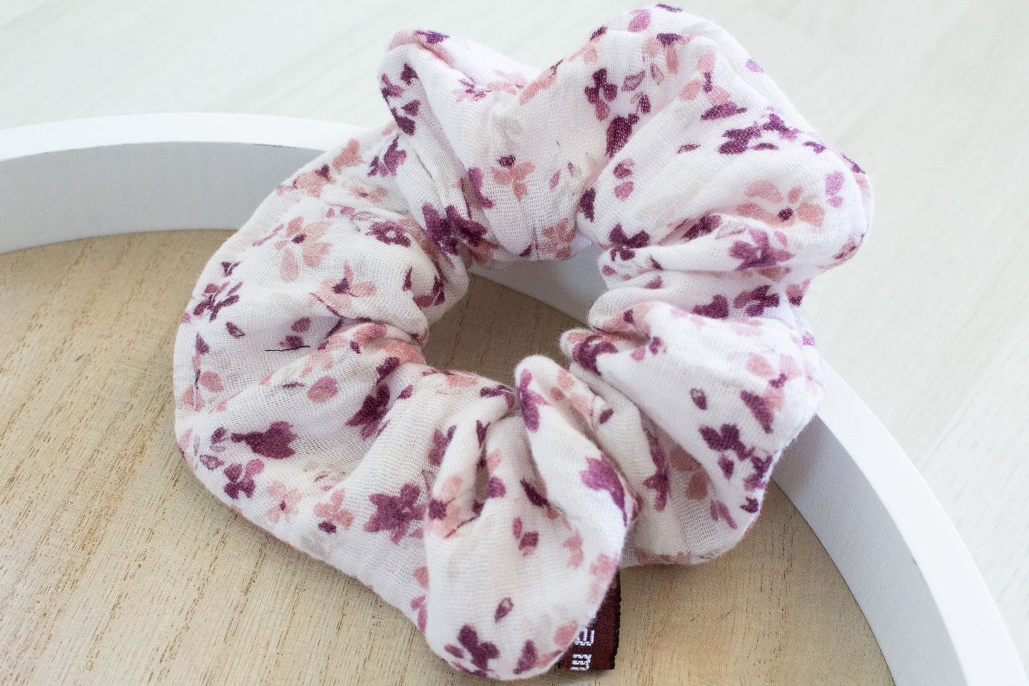 Haargummi Scrunchie aus hochwertigen Musselin handmade in Deutschland