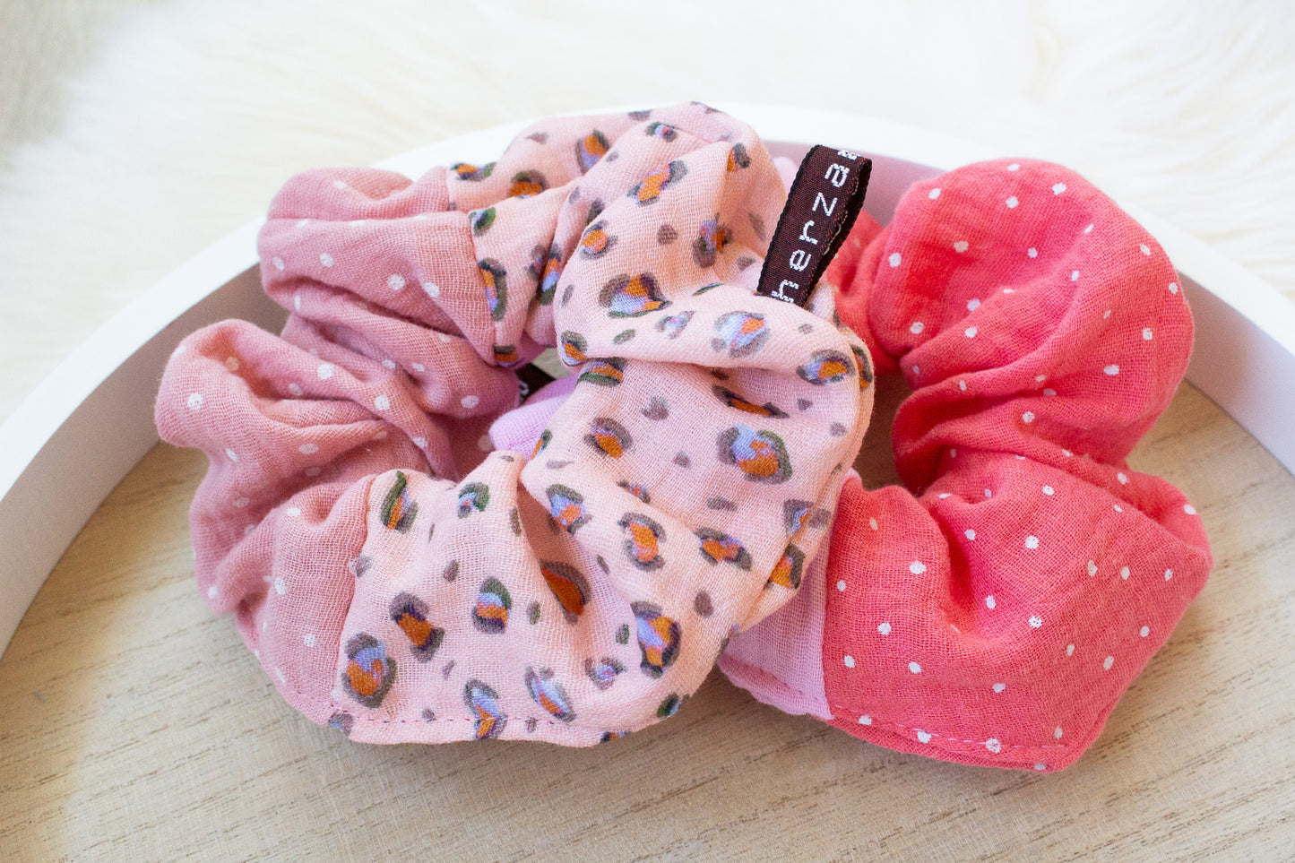 Haargummi Scrunchie aus hochwertigen Musselin handmade in Deutschland