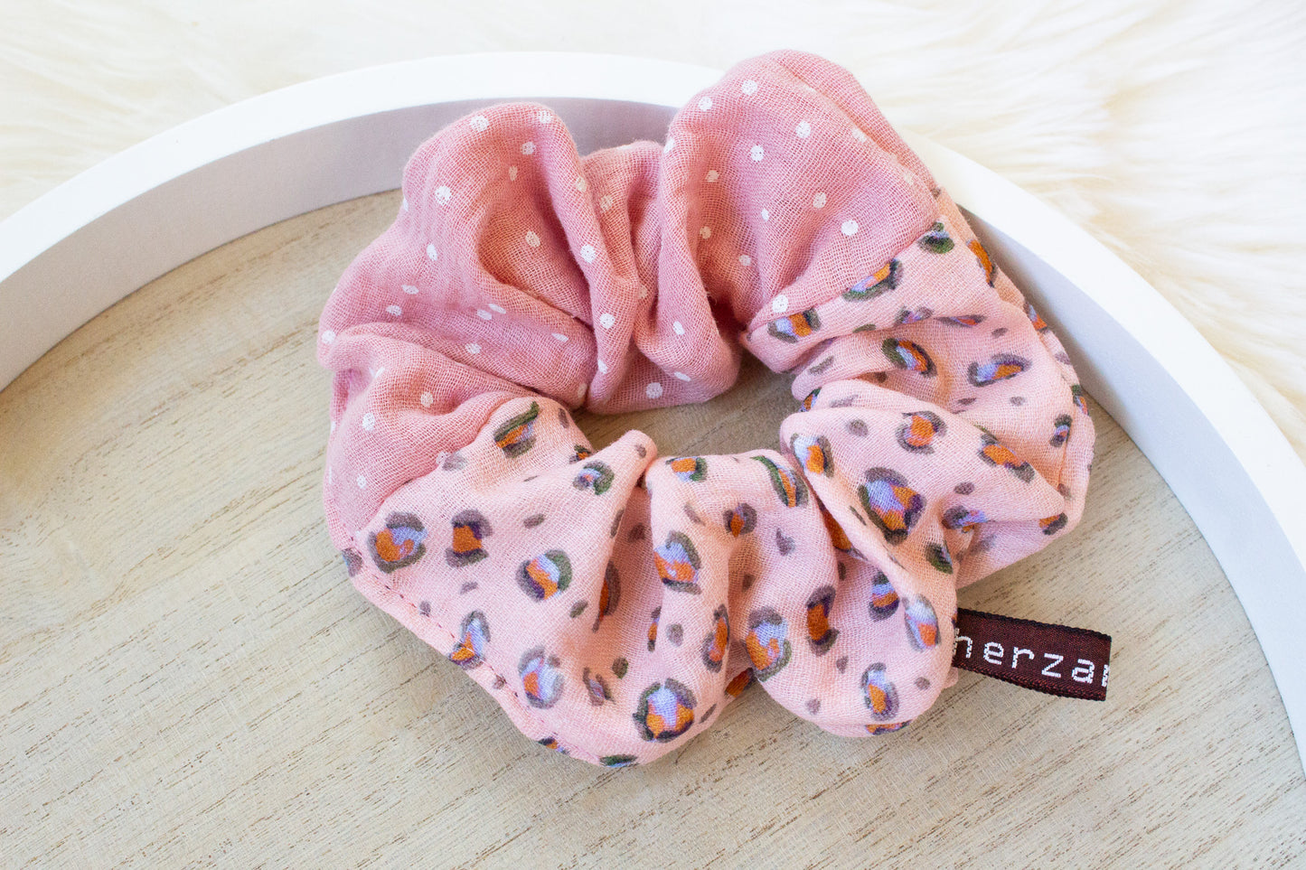 Haargummi Scrunchie aus hochwertigen Musselin handmade in Deutschland