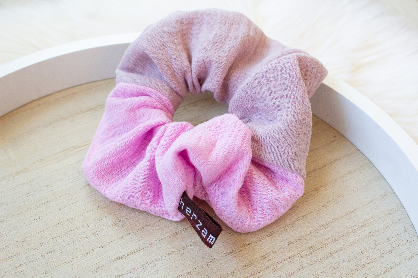 Haargummi Scrunchie aus hochwertigen Musselin handmade in Deutschland