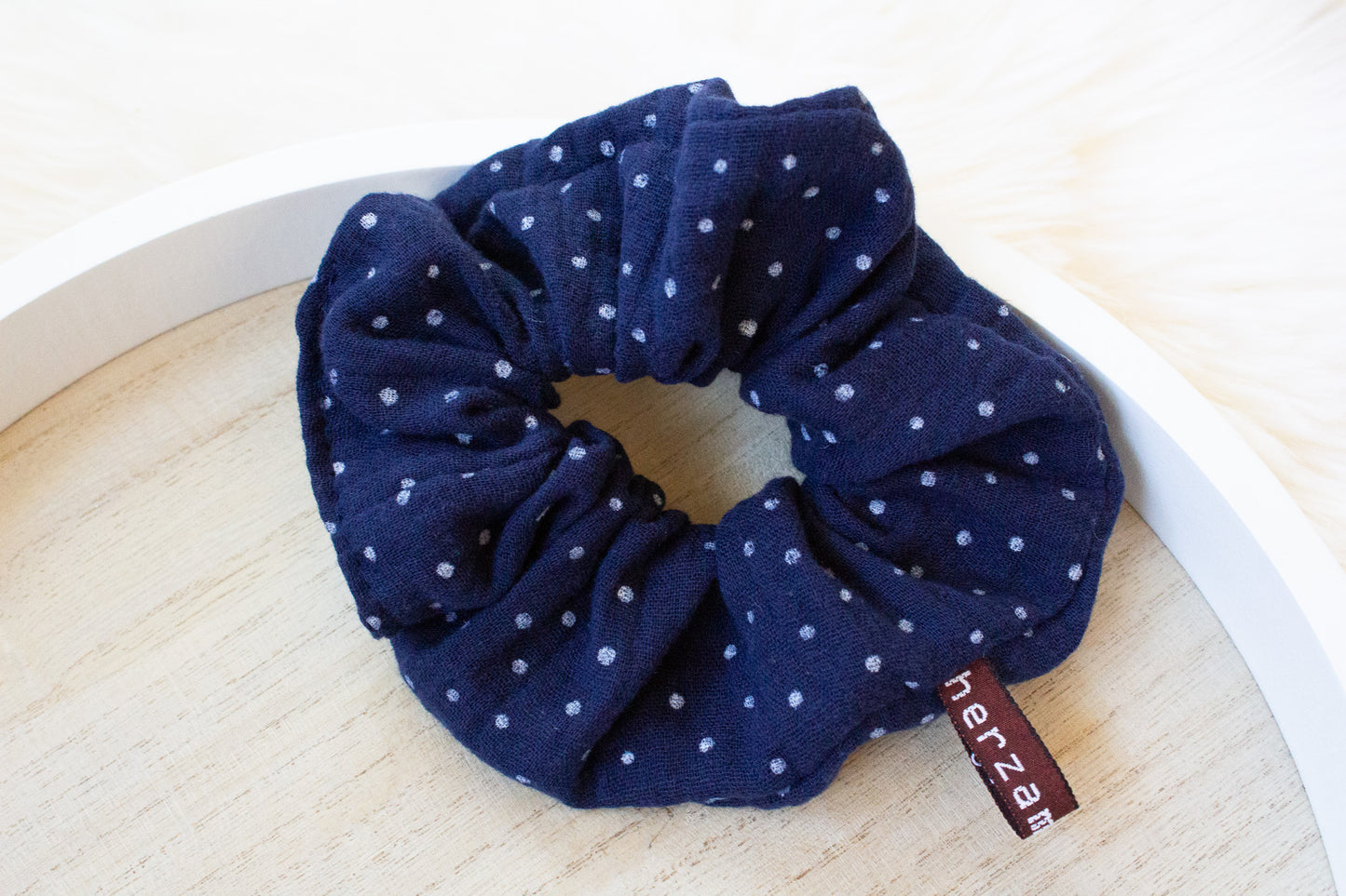 Haargummi Scrunchie aus hochwertigen Musselin handmade in Deutschland