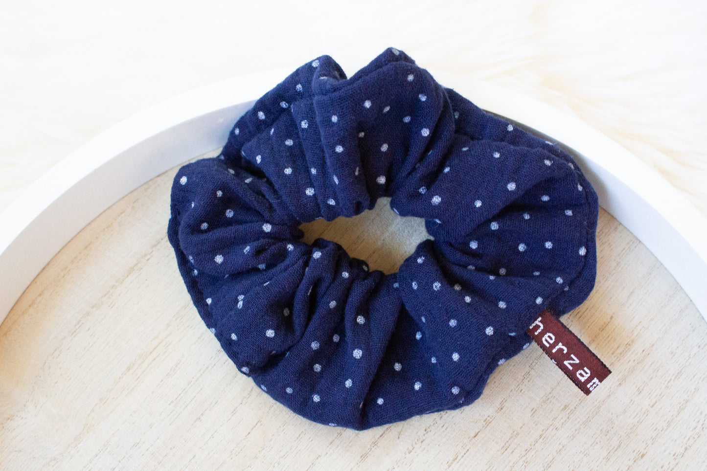 Haargummi Scrunchie aus hochwertigen Musselin handmade in Deutschland