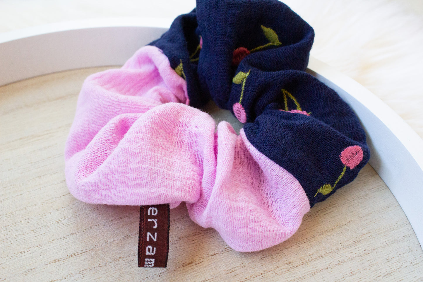 Haargummi Scrunchie aus hochwertigen Musselin handmade in Deutschland