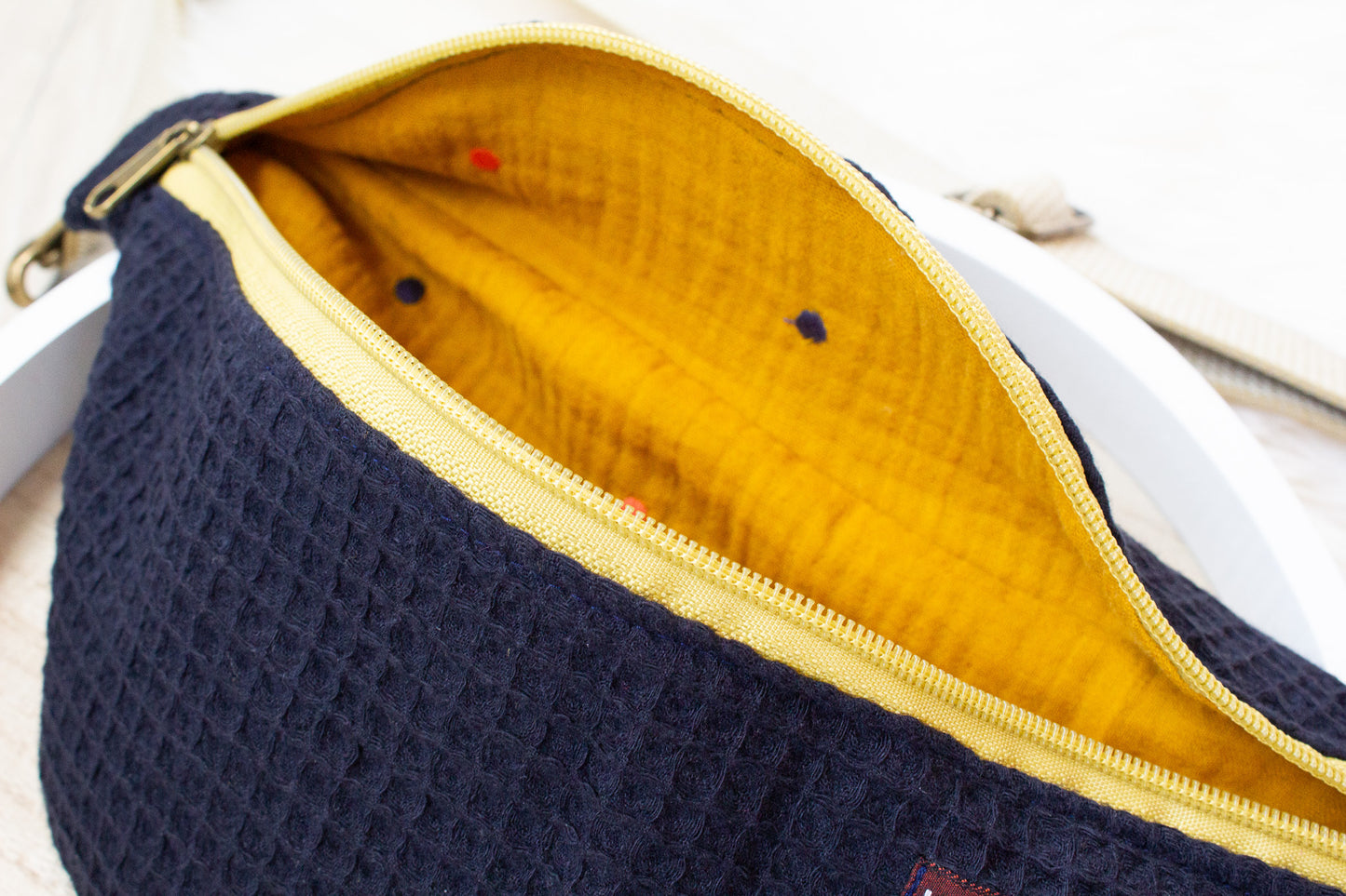 Bauchtasche dots aus Waffelpiqué und Musselin