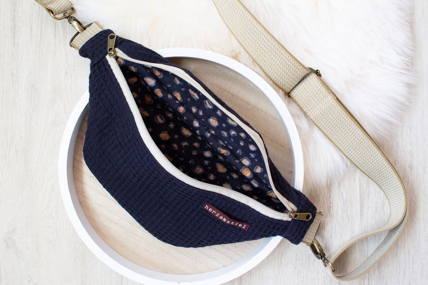 Bauchtasche Leo aus Waffelpiqué und Musselin