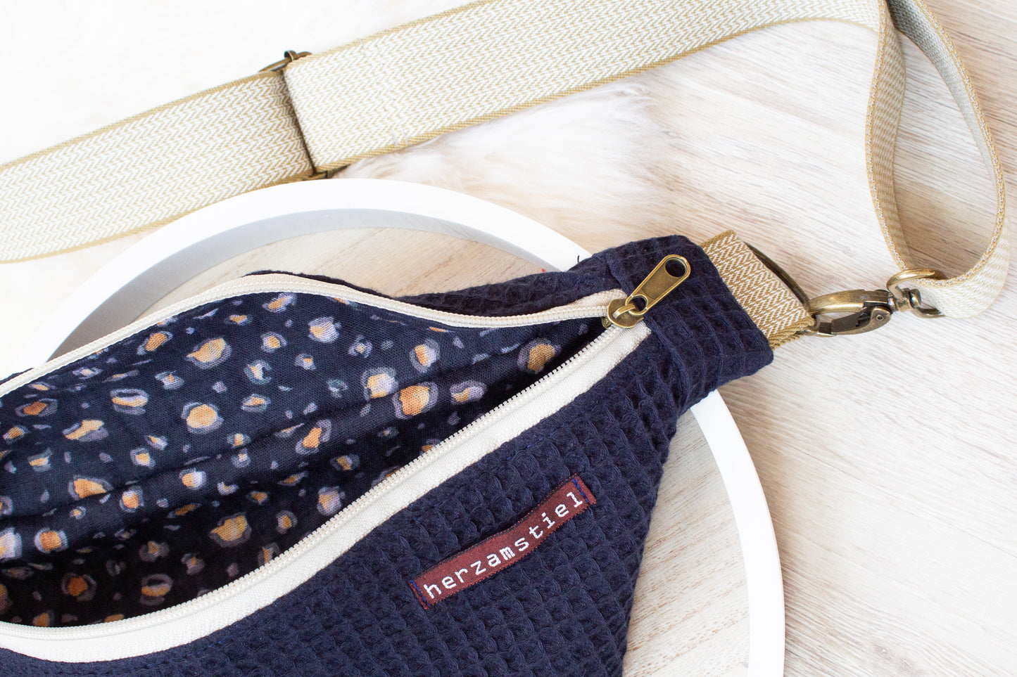 Bauchtasche Leo aus Waffelpiqué und Musselin