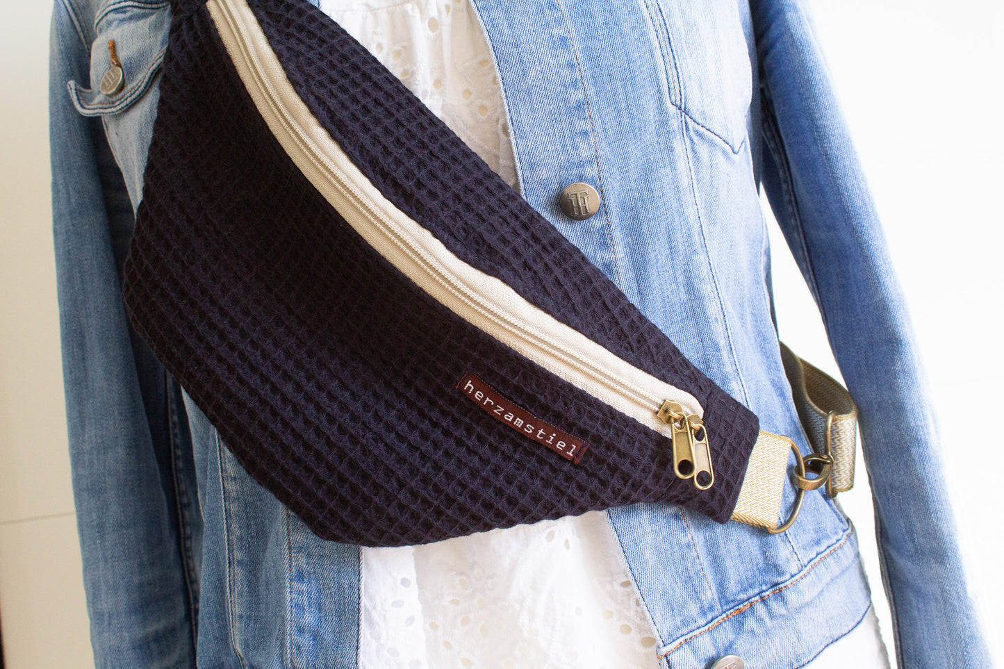 Bauchtasche Leo aus Waffelpiqué und Musselin