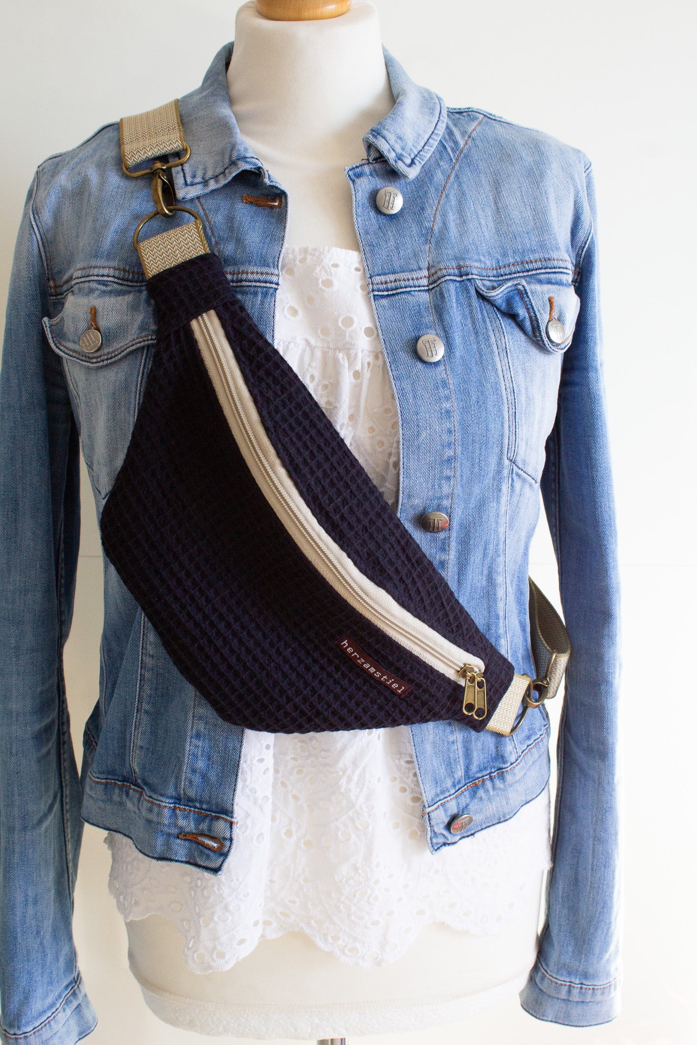 Bauchtasche Leo aus Waffelpiqué und Musselin