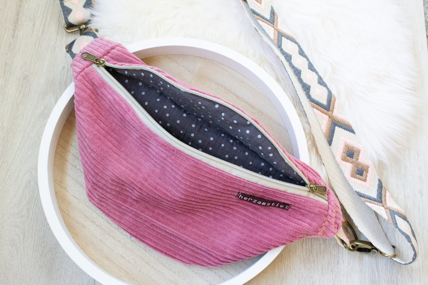 Bauchtasche rosé aus weichem Cord und Musselin