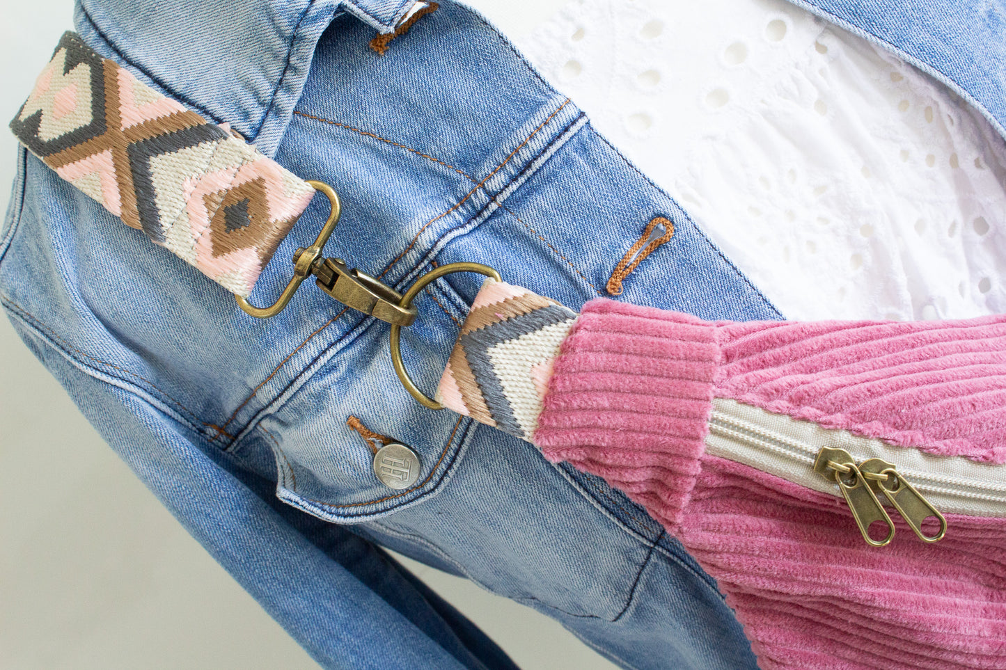 Bauchtasche rosé aus weichem Cord und Musselin