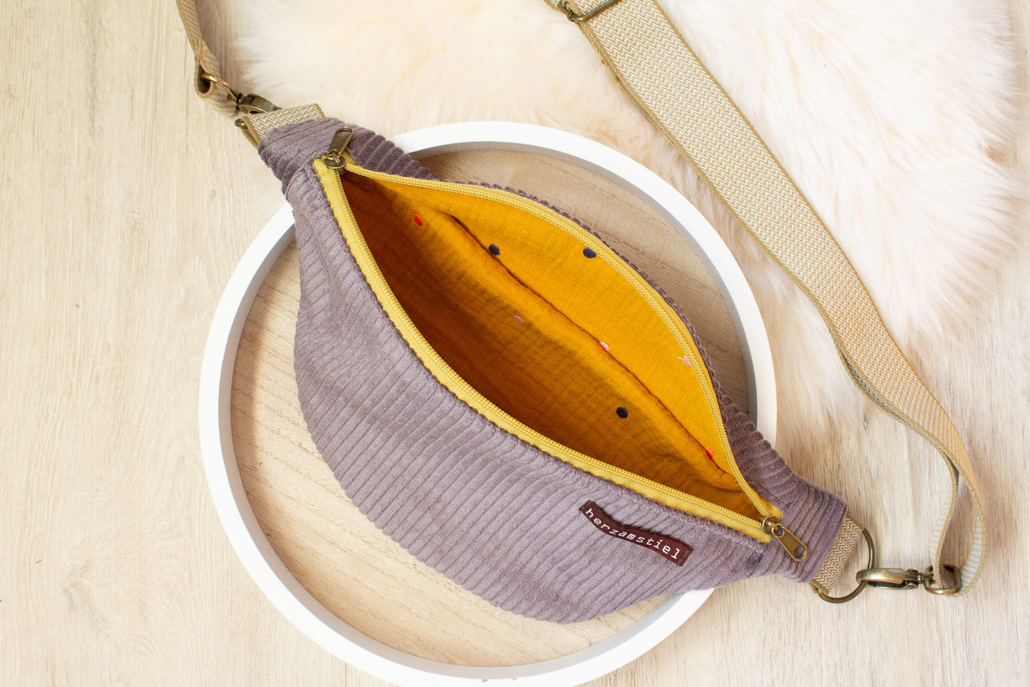 Bauchtasche taupe aus weichem Cord und Musselin