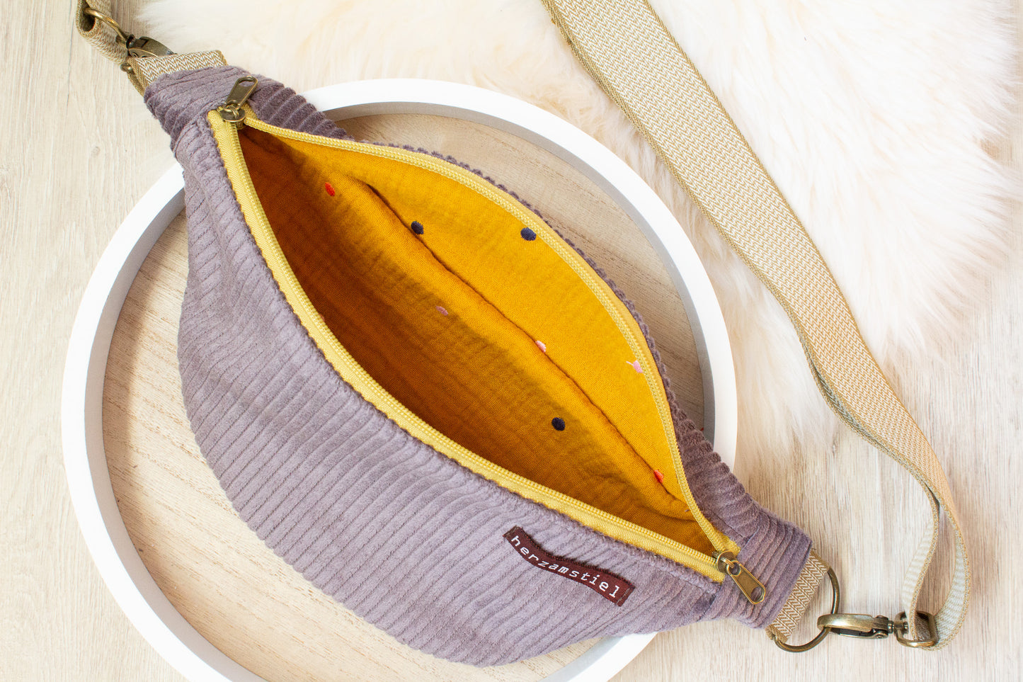 Bauchtasche taupe aus weichem Cord und Musselin