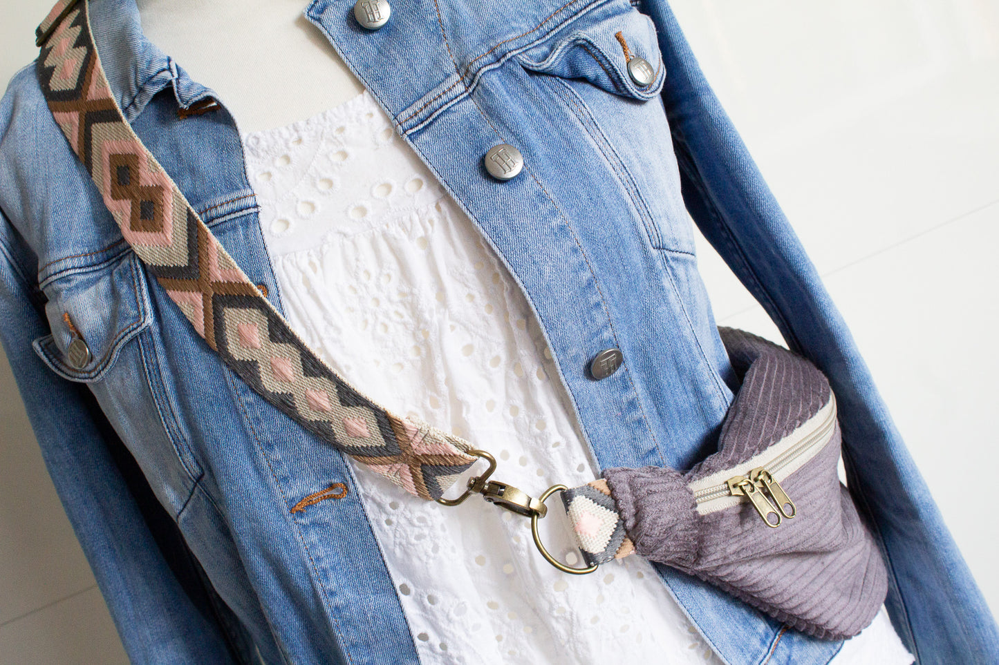 Bauchtasche taupe aus weichem Cord und Musselin
