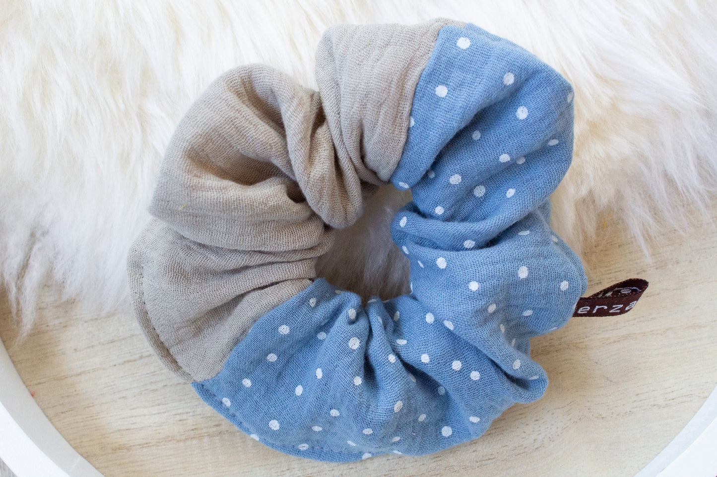 Haargummi Scrunchie aus hochwertigen Musselin handmade in Deutschland