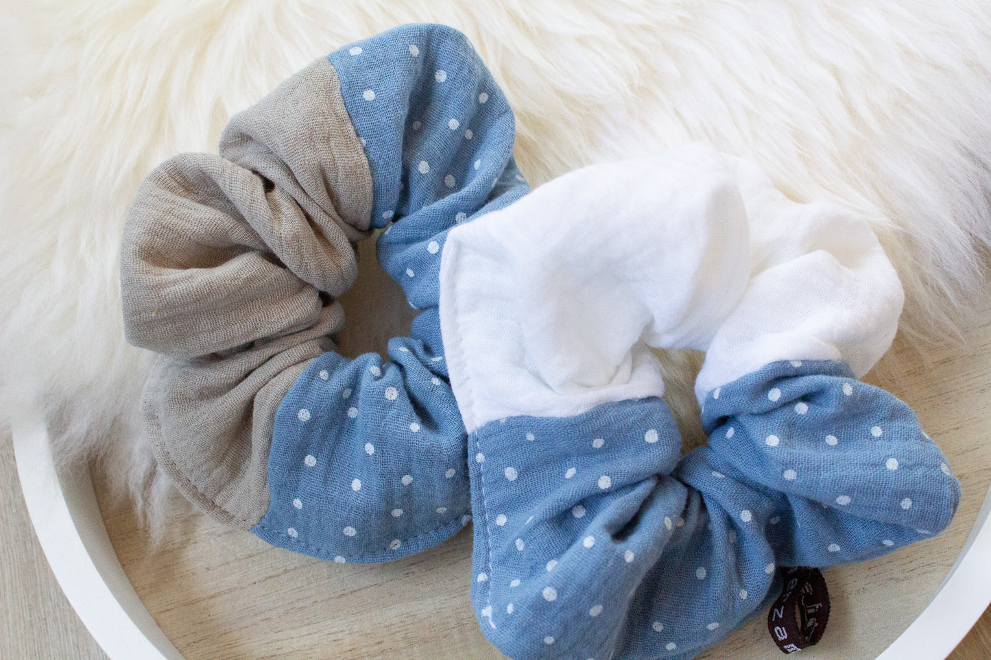Haargummi Scrunchie aus hochwertigen Musselin handmade in Deutschland