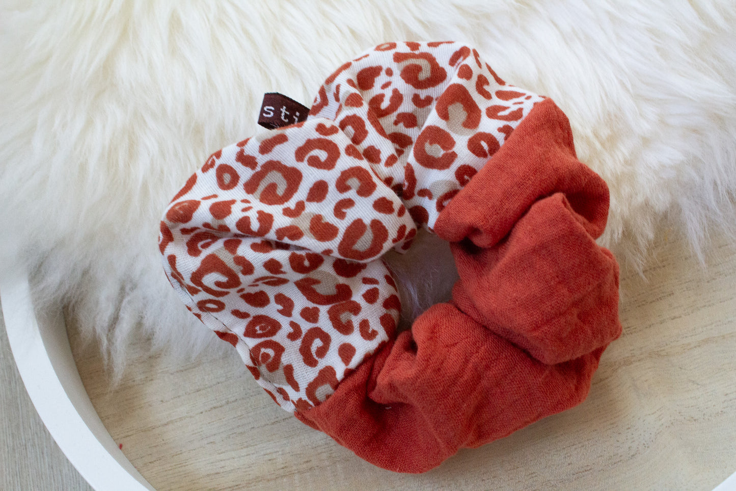 Haargummi Scrunchie aus hochwertigen Musselin handmade in Deutschland