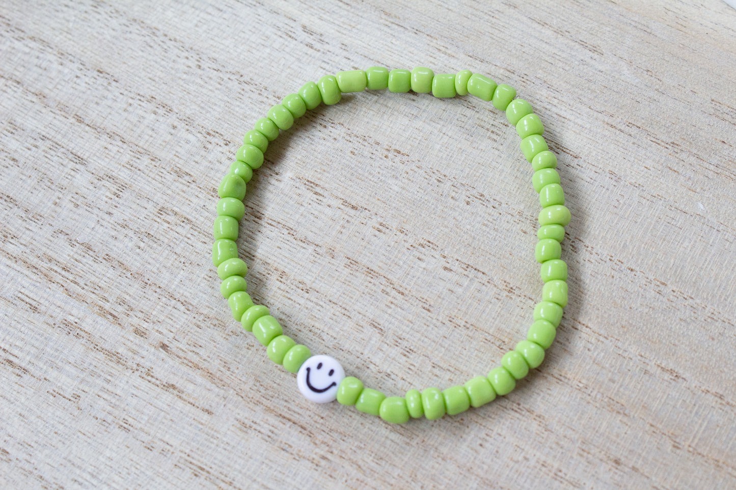 Perlenarmband grün mit Smiley