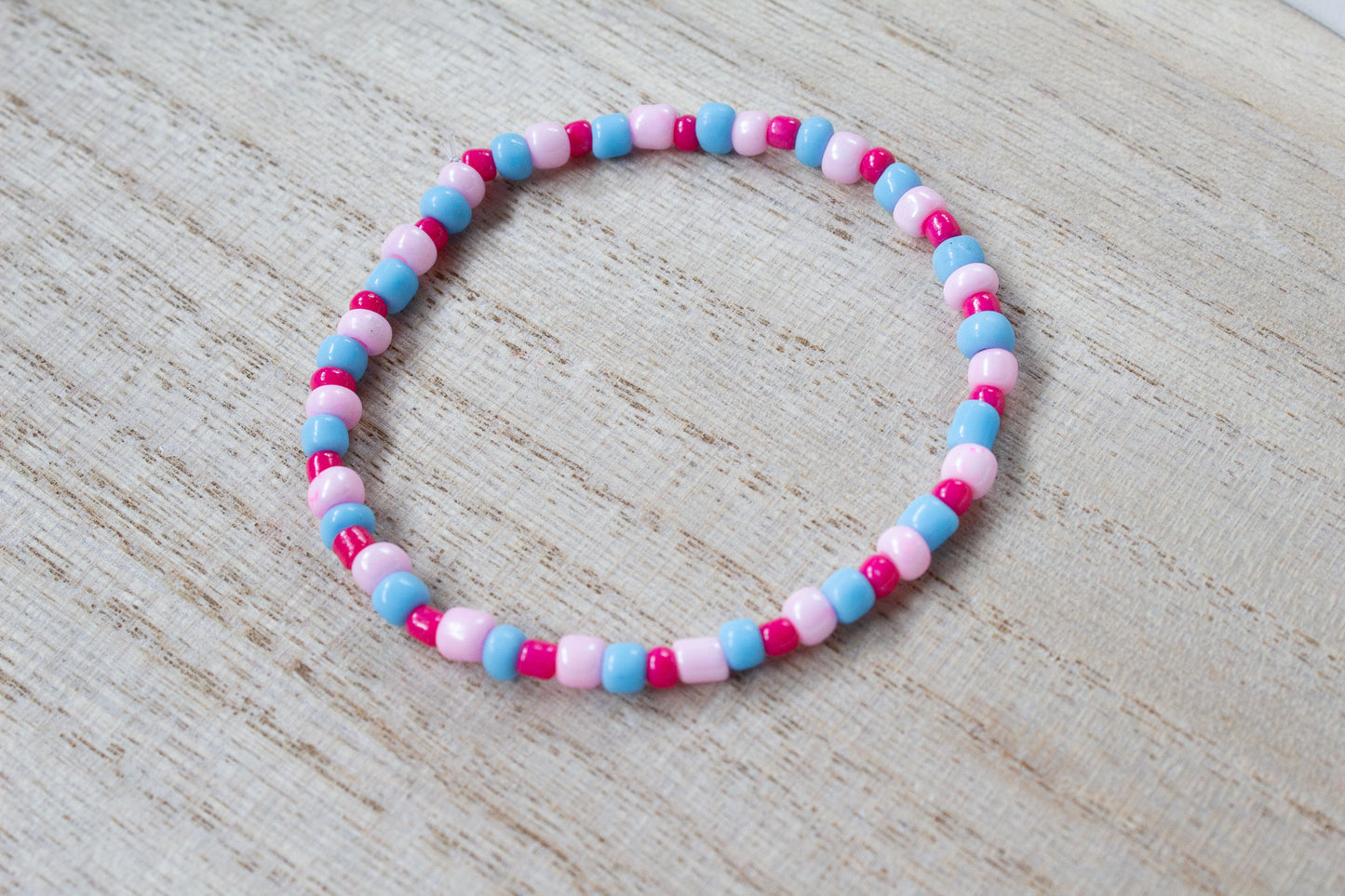 Buntes Perlenarmband multicolor pink, türkis, rosa