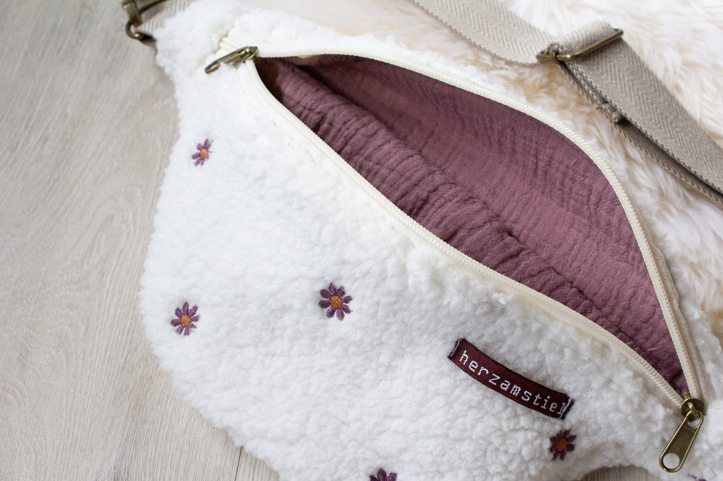 Bauchtasche Blumen aus weichem Teddyfleece und Musselin