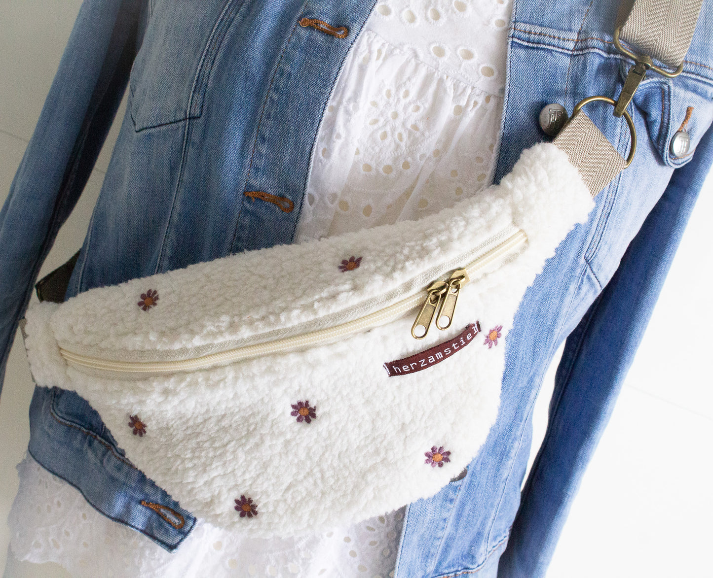 Bauchtasche Blumen aus weichem Teddyfleece und Musselin