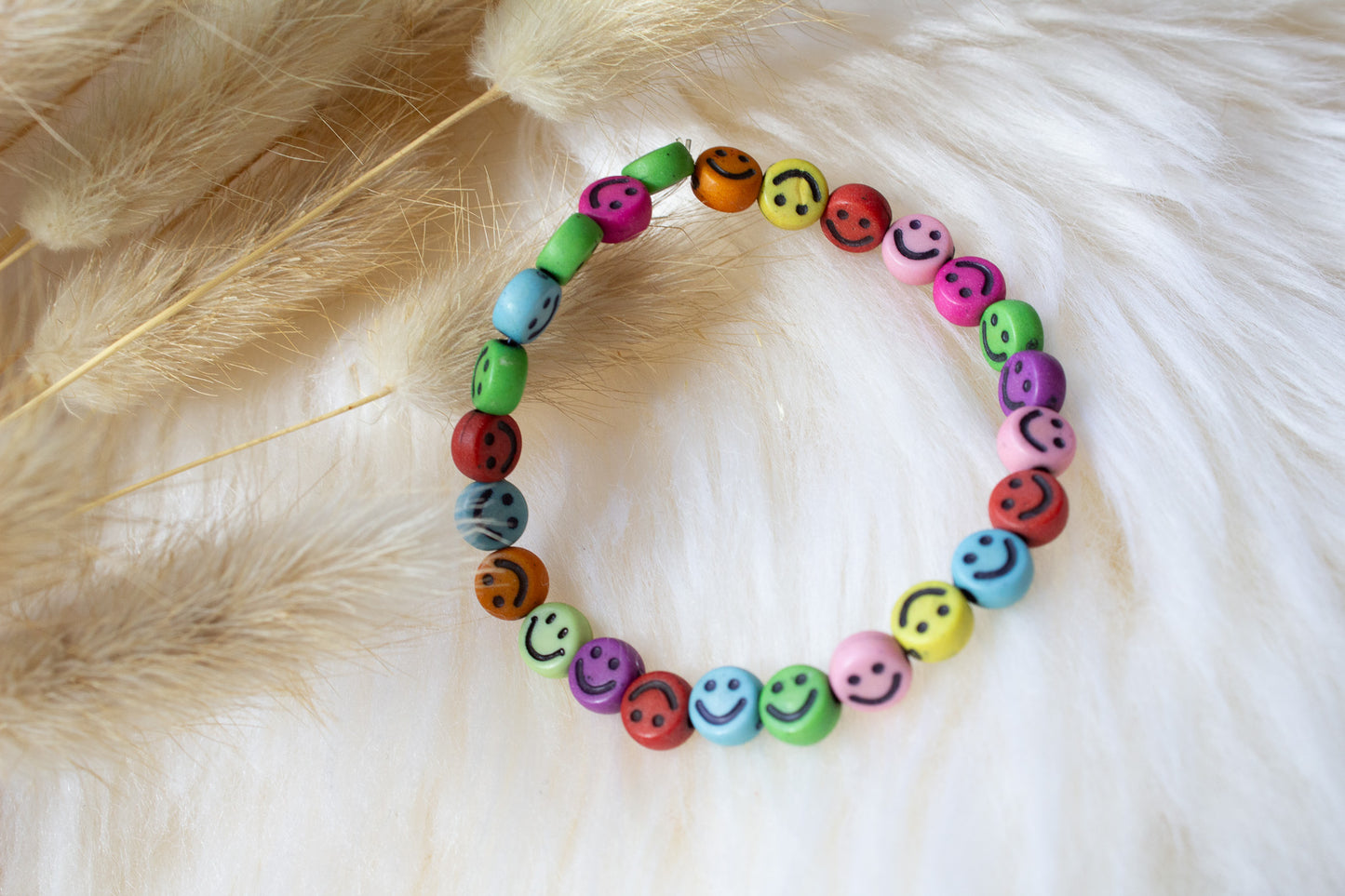 Buntes Perlenarmband Smiley multicolor