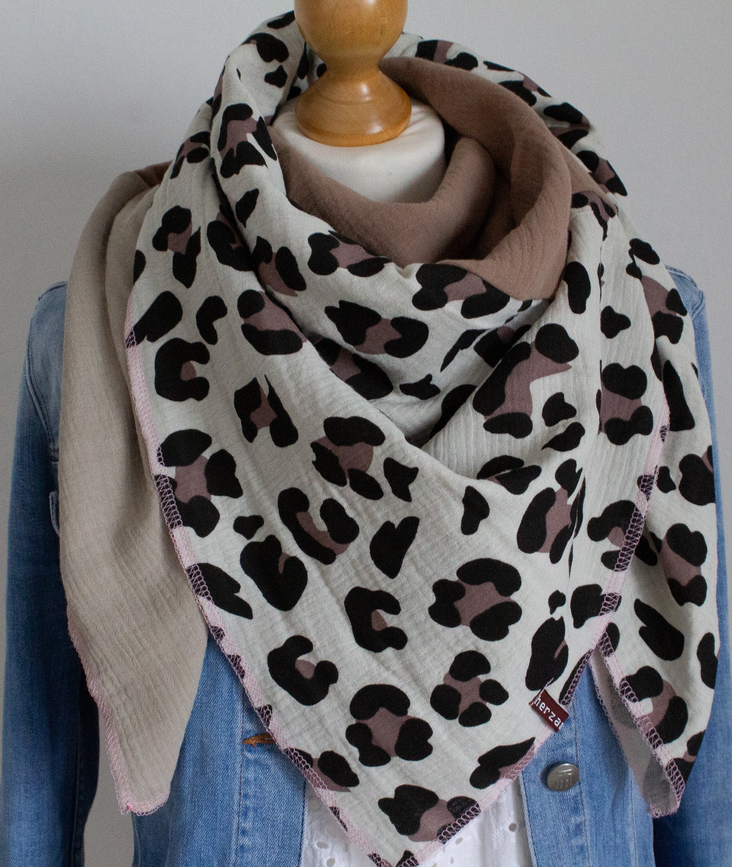 Handgenähtes XXL-Musselintuch für Erwachsene aus besonders kuschelig weichen Baumwollmusselin mit viel Liebe für Dich einzigartig angefertigt in Deutschland