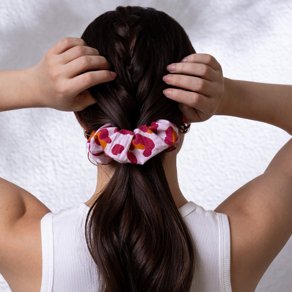 Haargummi Scrunchie aus hochwertigen Musselin handmade in Deutschland