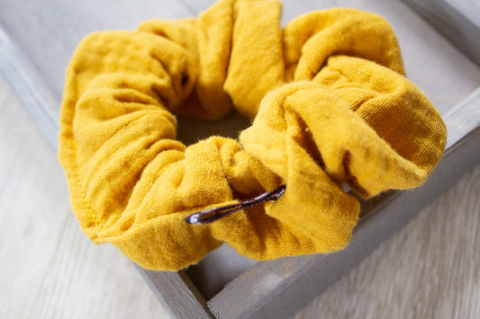 Haargummi Scrunchie aus hochwertigen Musselin handmade in Deutschland