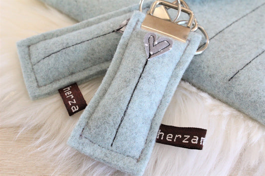 Schlüsselanhänger aus hochwertigen Wollfilz handgenäht in Deutschland