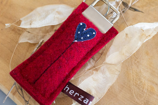 Schlüsselanhänger aus hochwertigen Wollfilz handgenäht in Deutschland