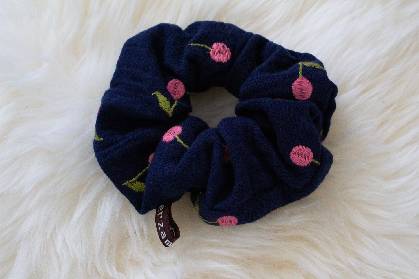 Haargummi Scrunchie aus hochwertigen Musselin handmade in Deutschland