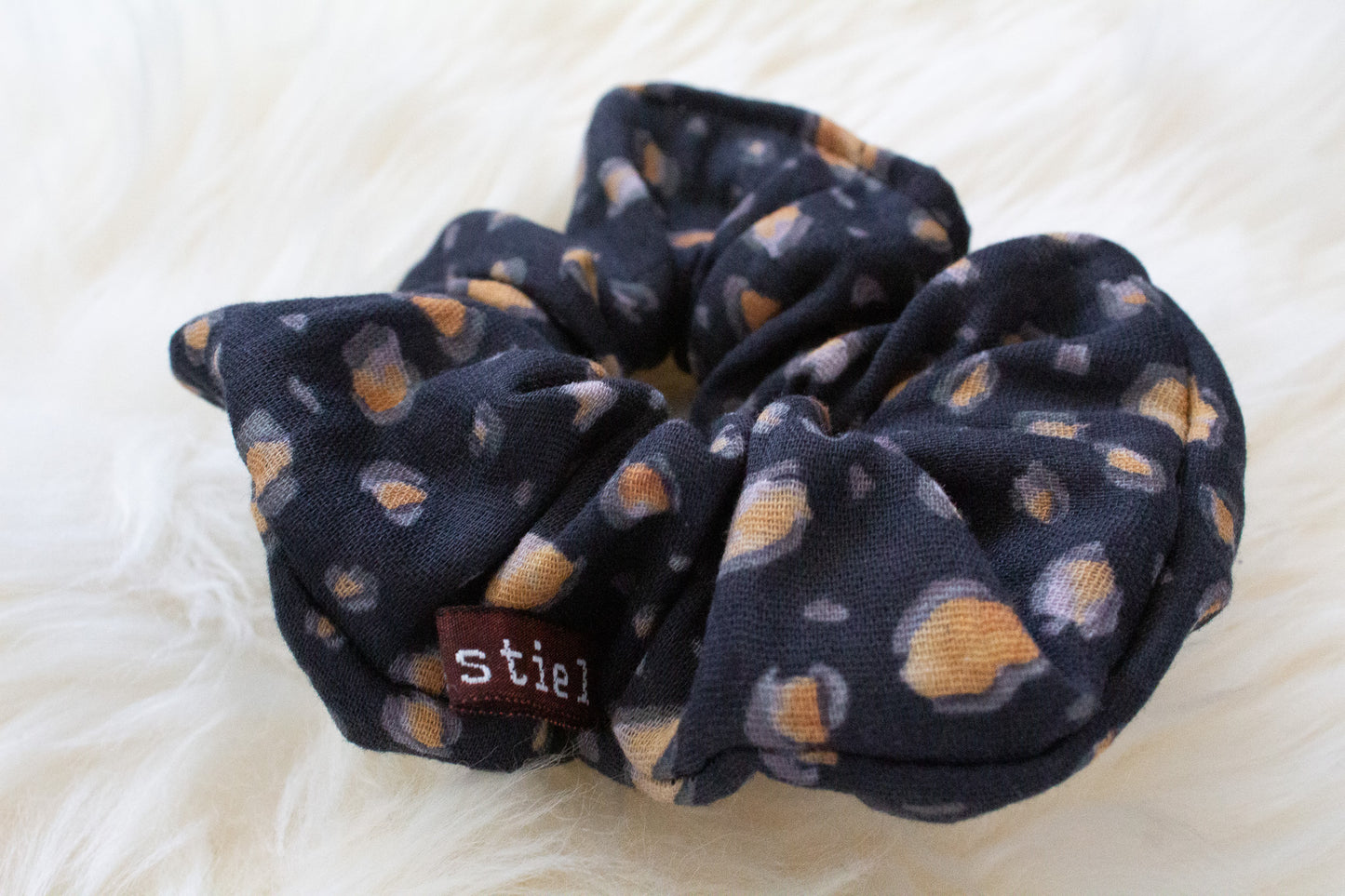 Haargummi Scrunchie aus hochwertigen Musselin handmade in Deutschland