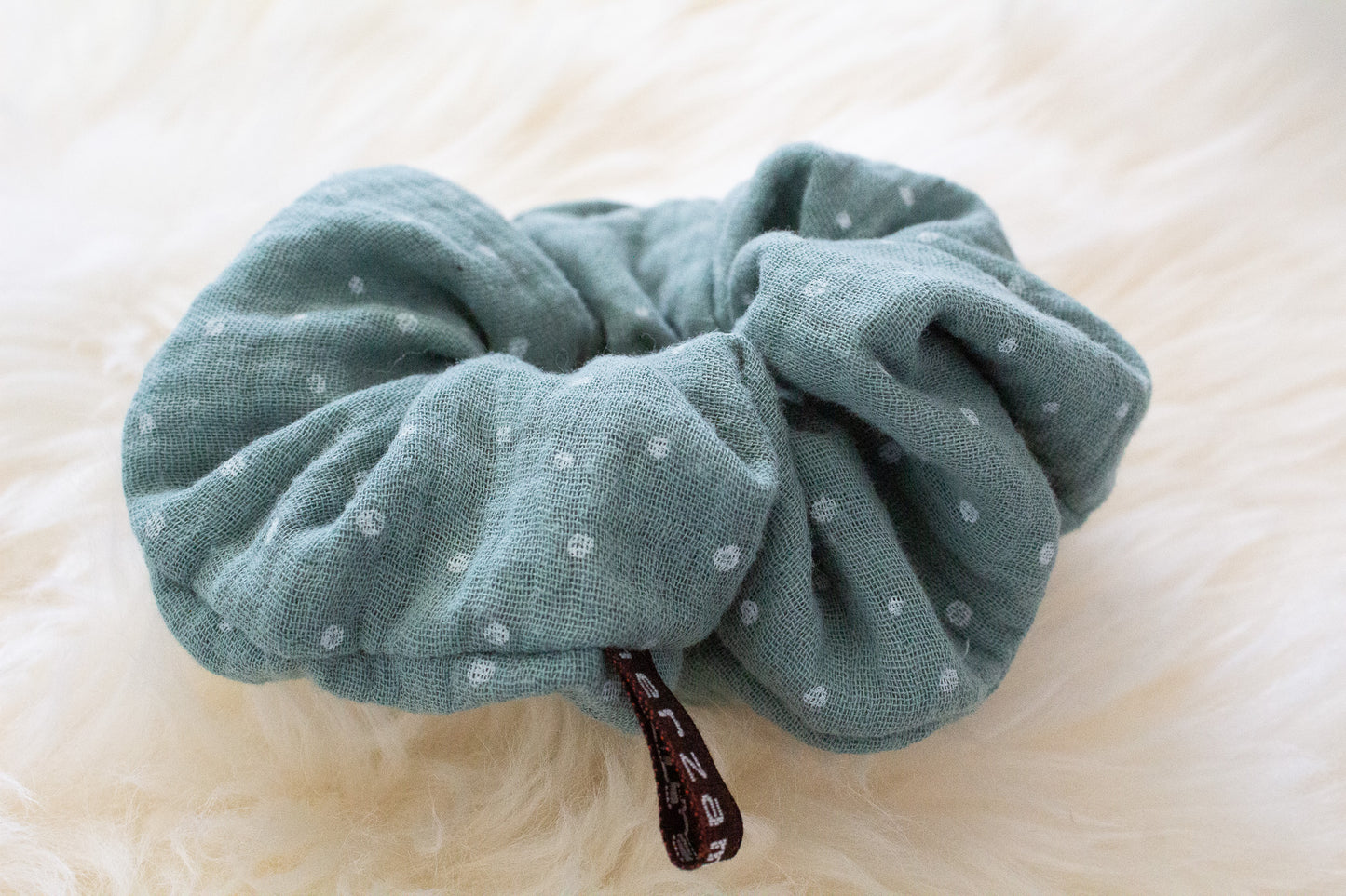 Haargummi Scrunchie aus hochwertigen Musselin handmade in Deutschland