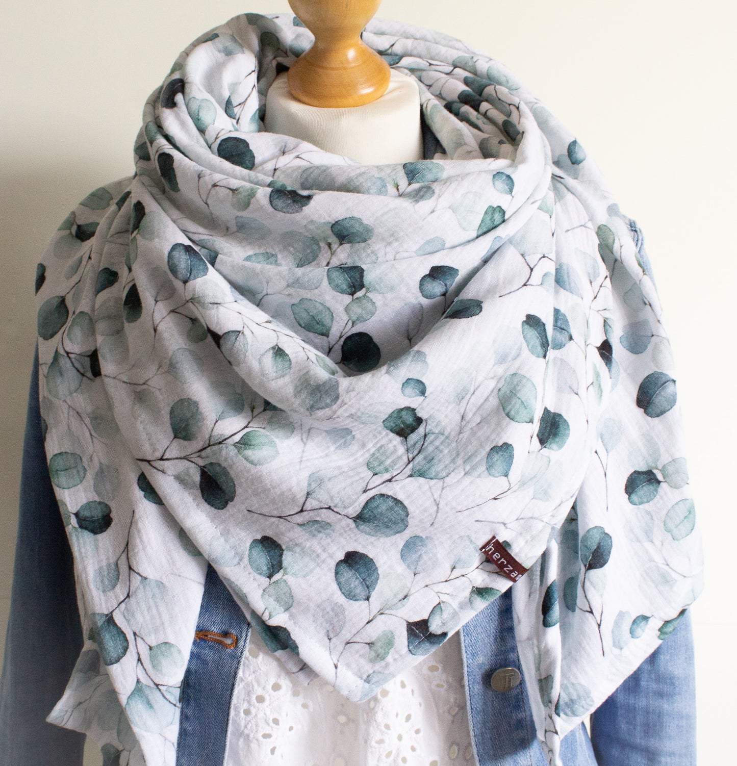 Handgenähtes XXL-Musselintuch für Erwachsene aus besonders kuschelig weichen Baumwollmusselin mit viel Liebe für Dich einzigartig angefertigt in Deutschland