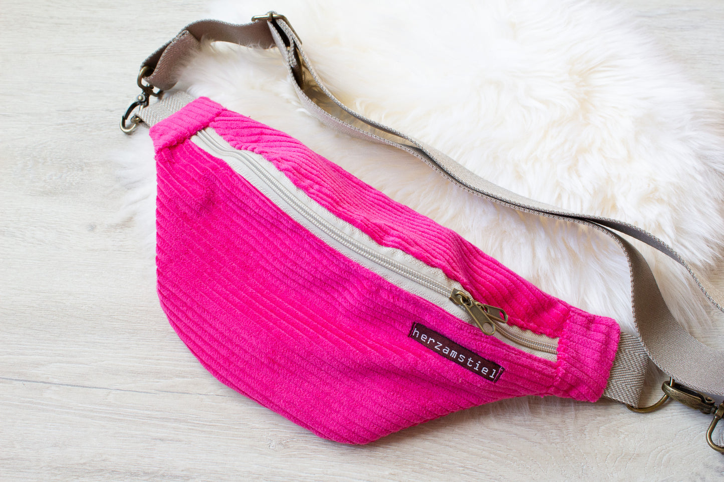 Bauchtasche pink aus weichem Cord und Musselin