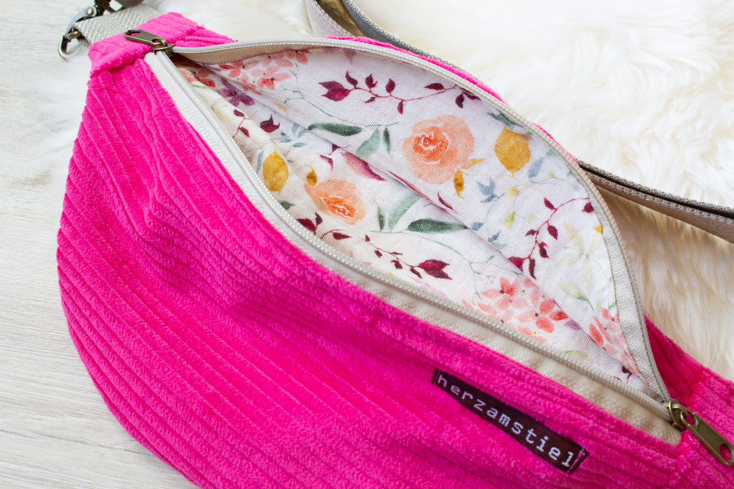 Bauchtasche pink aus weichem Cord und Musselin