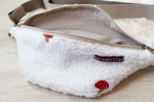 Bauchtasche Fliegenpilz aus weichem Teddyfleece und Musselin