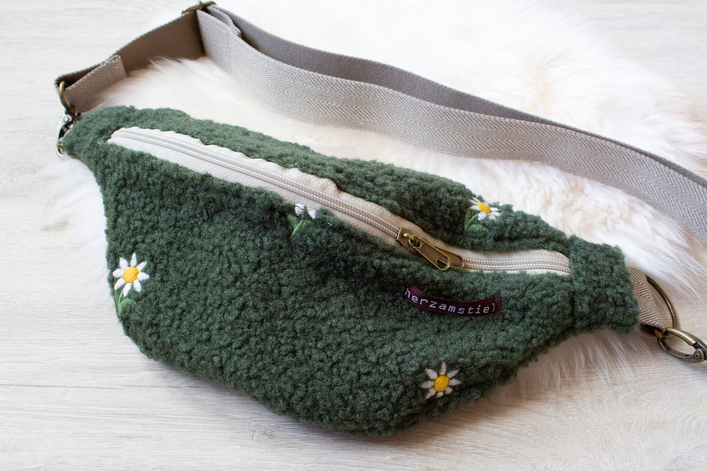 Bauchtasche Blumen aus weichem Teddyfleece und Musselin
