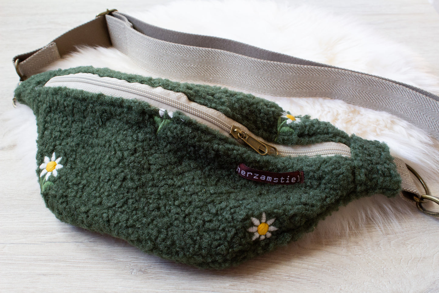 Bauchtasche Blumen aus weichem Teddyfleece und Musselin