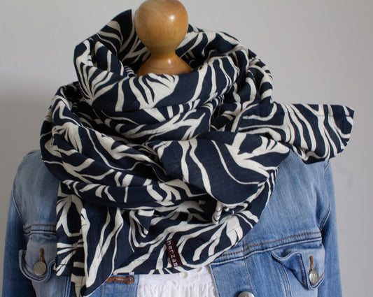 Handgenähtes XXL-Musselintuch für Erwachsene aus besonders kuschelig weichen Baumwollmusselin mit viel Liebe für Dich einzigartig angefertigt in Deutschland